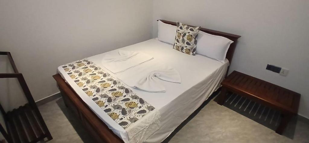 Guest room with towel decoration