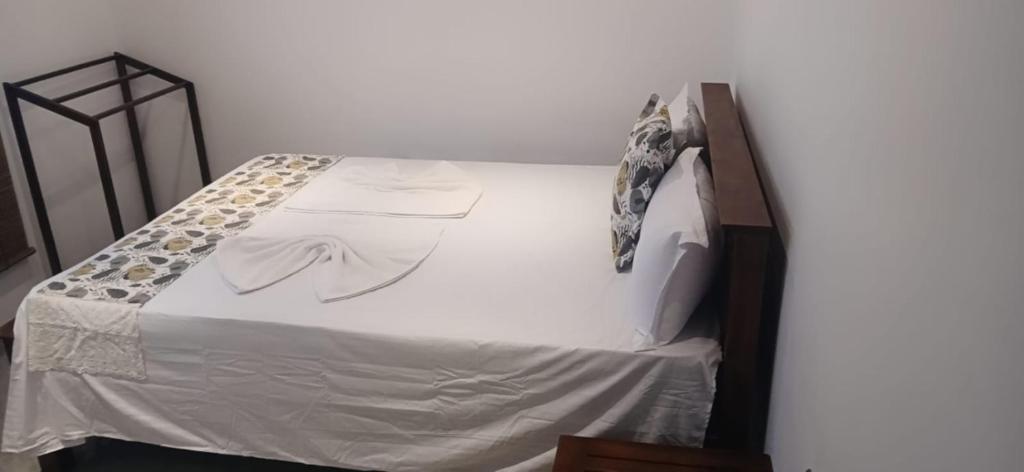 Guest room wide view